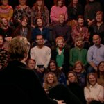 Christian Mikkelsen Instagram - Schniper en kjapp tur innom Lindmo i dag for å snakke om handelsbalansen, krystallhealing og litt om Verdens Minste Kommentatorboks! I morgen spiller jeg show i Stavanger med @baremoroimpro! Kom! Link i störy og biö. NRK