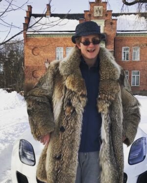 Christian Mikkelsen Instagram - Måtte få an ut før eg skal inn, sant? 💧Musikkvideo ute – link i bio!