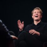 Christian Mikkelsen Instagram - Schniper en kjapp tur innom Lindmo i dag for å snakke om handelsbalansen, krystallhealing og litt om Verdens Minste Kommentatorboks! I morgen spiller jeg show i Stavanger med @baremoroimpro! Kom! Link i störy og biö. NRK