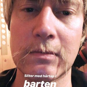 Christian Mikkelsen Instagram - Det er duket for Louis Theroux og miljø-krise når episode 3 ooog 4 av Strømmeland nå ligger i NRK-spilleren! Sjekk det ut og tagg en venn med jævla lange armer som liker dokumentarserier!