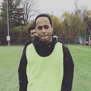 Christian Mikkelsen Instagram - Dagens sketsjekarakter er inspirert av min store internetthelt for tiden. Jeg kan heller ikke dabbe.