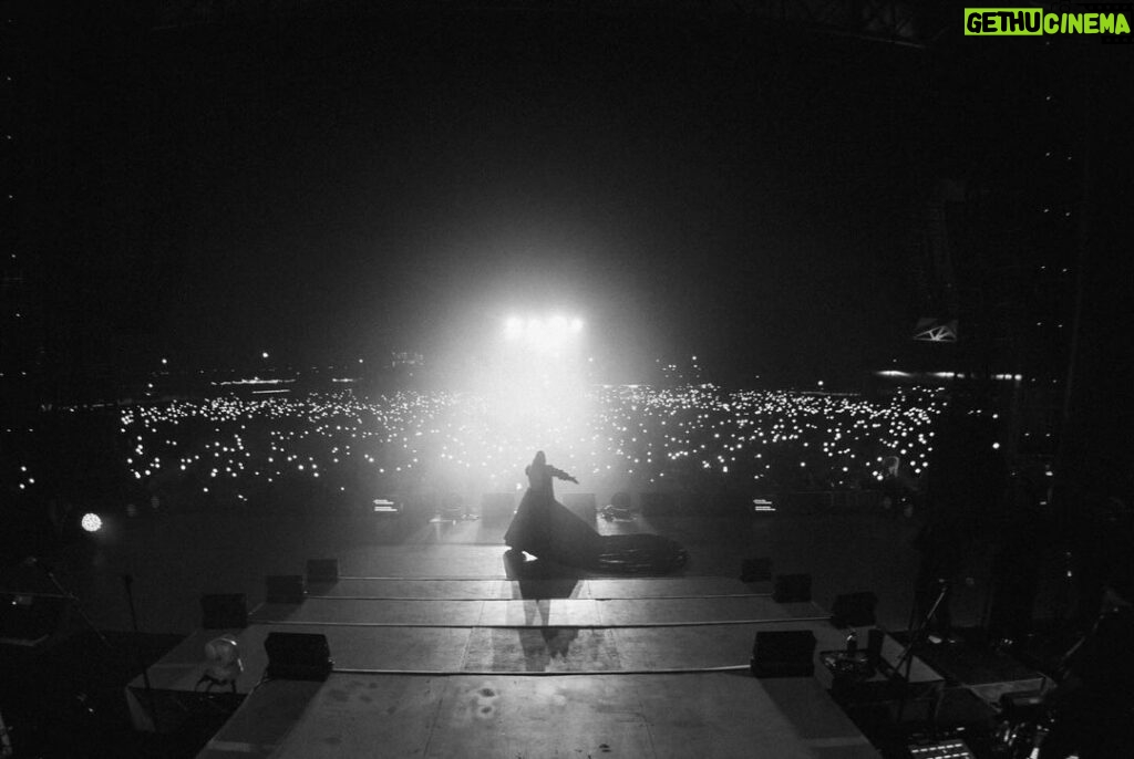 Christina Aguilera Instagram - THANK YOU for an unforgettable night down under 💙 Melbourne