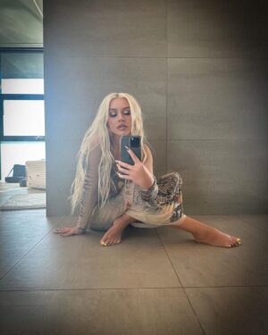 Christina Aguilera Thumbnail - 382.8K Likes - Most Liked Instagram Photos