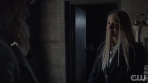 Christina Wolfe Instagram - Such a fun episode 🖤@rachieskarsten is a joy to work with. 
Episode 10 of @cwbatwoman directed by the brilliant @ericdeanseaton and written by the wonderful @chad.fiveash and #jamesstoteraux. DOP: @mark_berlet 🖤

Catch up for free on the CW app or on HBO! 🦇