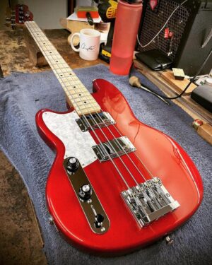 Christopher Mintz-Plasse Instagram - MY FIRST CUSTOM BASS BBS!! I have been playing right handed basses upside down for forever now, until I got linked up with the legend Viv over at @wilcockbasses - He made me a left handed body, with a right handed neck, E string on the bottom (as the lord intended) Now I’ll never stress about turning the volume knob down low during a live show. Cannot wait to rip this live with @colorvisionmusic and @benkweller !!! And the tone is warm n’ delicious. A dream bass

PS thanks to the other lègè @timlefev for the introoo