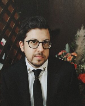 Christopher Mintz-Plasse Instagram - He is beauty. He is grace. He…took a little bit of drugs for one of his best friends wedding 

All photos by @mooganphoto