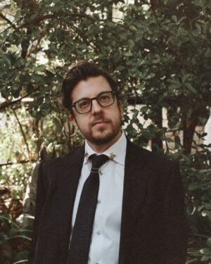 Christopher Mintz-Plasse Instagram - He is beauty. He is grace. He…took a little bit of drugs for one of his best friends wedding 

All photos by @mooganphoto