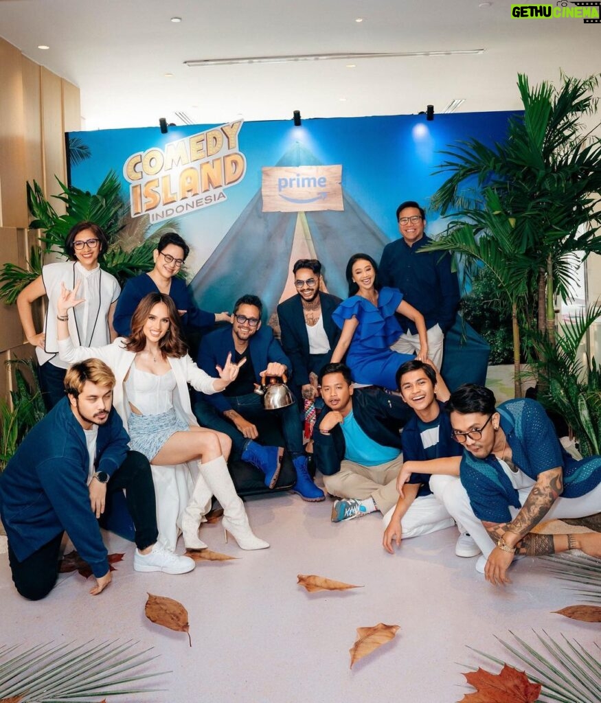 Cinta Laura Kiehl Instagram - Comedy Island Indonesia 🏝️ 9 November 2023 di @primevideoid! 💙 Jakarta, Indonesia