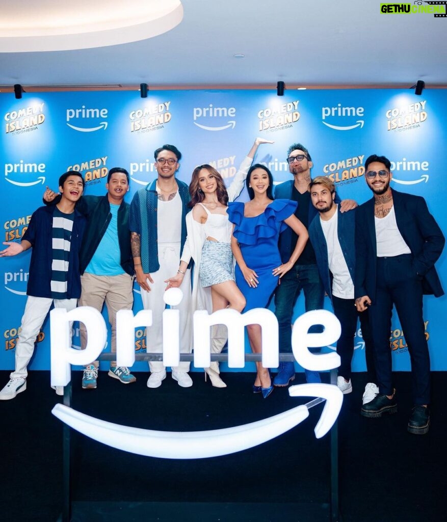 Cinta Laura Kiehl Instagram - Comedy Island Indonesia 🏝️ 9 November 2023 di @primevideoid! 💙 Jakarta, Indonesia