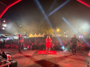 Cláudia Martins Instagram - Alegria e amor para uma semana que agora começa! 
Que planos têm para mais uma semana?
Sejam felizes

(fotografias Luís Carlos Unisom)

#CláudiaMartins #MinhotosMarotos #Portugal #Desgarrada #Agenda #MusicaPopular