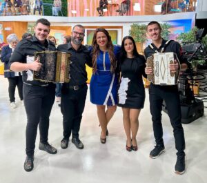 Cláudia Martins Instagram - Hoje na @pracadaalegriartp