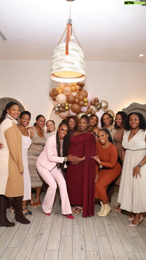 Claire Sulmers Instagram - Yesterday, we celebrated my friend @100percentgi ‘s bundle of joy, who we have dubbed Cocopuff, with a bomb #babyshower and a bumping dance, coordinated by @margaretanadu (of course!). Gigi: you are surrounded by LOVE and a village that has got your back (and front). Shout out to the baby shower squad who created one of the most elite, memorable, and fun gatherings I have been to in a while! @glowmaven @mcjames613 @natalyadavis_ @eunicekindred @trmillzzz and many many more. May GOD bless you Gigi and Cocopuff, I can’t wait to meet her! Decor: @poparazziballoons Makeup: @makeupbylatisha Hair: @hairbyjessicaking #thebomblife #gigibabybumping #cocopuffiscoming #bumplikethischallenge #bumplikethis #bumplikethisdance #kellyrowland