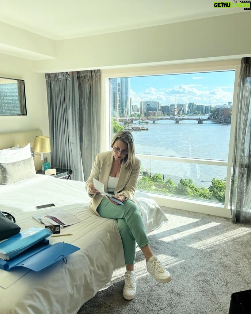Clara de Sousa Instagram - A room with a view! Em Londres para acompanhar os 4 dias de celebração do Jubileu de Platina de Isabel II. #jubilee2022 #70years #platinumjubilee London, United Kingdom