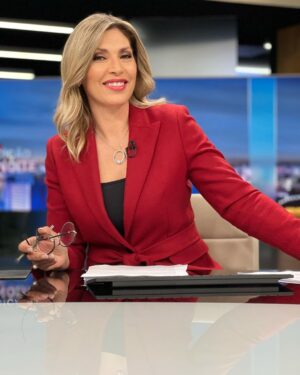 Clara de Sousa Instagram - A SIC é líder há 33 meses consecutivos e o Jornal da Noite continua a ser o escolhido pela maioria dos portugueses. 
🙌🙌 Obrigada!
#jornaldanoitesic #casadeliberdade #rigoreindependencia #siclider