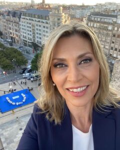 Clara de Sousa Instagram - Porto. Vamos a isso? Debate autárquico na sic começa perto das 9 da noite. #autarquicas2021 #porto #invicta #sic #debate #politica Aliados, Porto