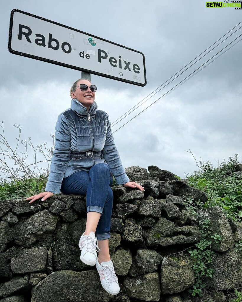 Clara de Sousa Instagram - Já que estou por cá não podia falhar a visita 😉 #açores #rabodepeixe #portugal Açores