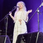 Clare Bowen Instagram - 😂 📷 Samantha 🎈 #fanphotofriday #itstuesday #probably #idontcare #imlaughingtoohard Minnamurra River
