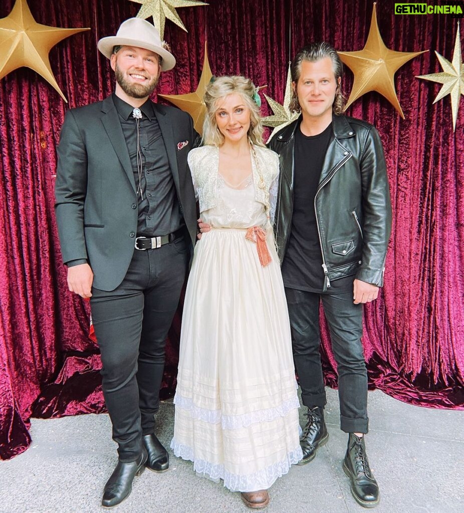 Clare Bowen Instagram - ♥️AUSTRALIA♥️ ONE WEEK TIL WE’RE BACK ON THE ROAD! 🥳 @imogenclarkmusic is coming too. 🥰✨ Here we are at the @carolsbycandlelight_aus rehearsal being all stoked about it. (Wicked fun day.) Can’t wait to see you - ticket link in bio! 🩵🫧 🧵 @harlowlovesdaisyofficial @magnoliapearlclothing @allsaints #americana #storytelling #acoustic #livemusic #countrymusic #nashville #australia #bowenyoung #clarebowen #brandonrobertyoung #timothyjamesbowen #imogenclark #fam #magnoliapearl #harlowlovesdaisy #allsaints #vintage Sidney Myer Music Bowl
