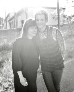 Claudia Michelsen Instagram - @in.einem.land.film KINOSTART 6.OKTOBER @aelrungoette @zieglerfilm_germany @tanja___ziegler @tobisfilm @studiobabelsberg @gretchenfilm @marleneburow @sabintambrea @david.schuetter @joerdis_triebel @siratopic @peter_schneider_schauspieler uvm.💕