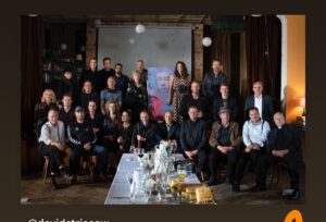 Claudia Michelsen Instagram - Auch von mir noch 2 Familienfotos  Ein dolles hurrah ..über die vielen großartigen Reaktionen.. danke an alle die bisher geschaut haben 🙏🏼 DAS BEGRÄBNIS @ardmediathek @jan.georg.schuette @florida_film @damitdasklaas @oliverschwalbe @volkerzeigermann uvvm💕#Christine Schorn #Jörg Gudzuhn #Thomas Thieme