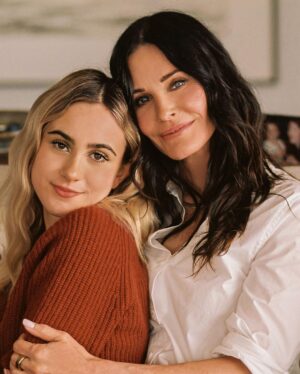 Courteney Cox Instagram - Happy Mother’s Day! I’m so grateful to @jennikayne to have captured this moment.
📸 @blisskatherine