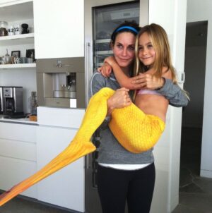 Courteney Cox Instagram - I love being mom to this little mermaid and I miss you moma ♥️
Happy Mother’s Day!