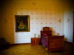 Crispin Glover Instagram - Inside the room with newly restored frescoes taken from a different angle to the previous photo. The painting subject is Leda and the Swan. Zamek Konarovice, Czech Republic. Thank you again to everyone at the excellent shows Brooklyn and New Jersey. Crispin