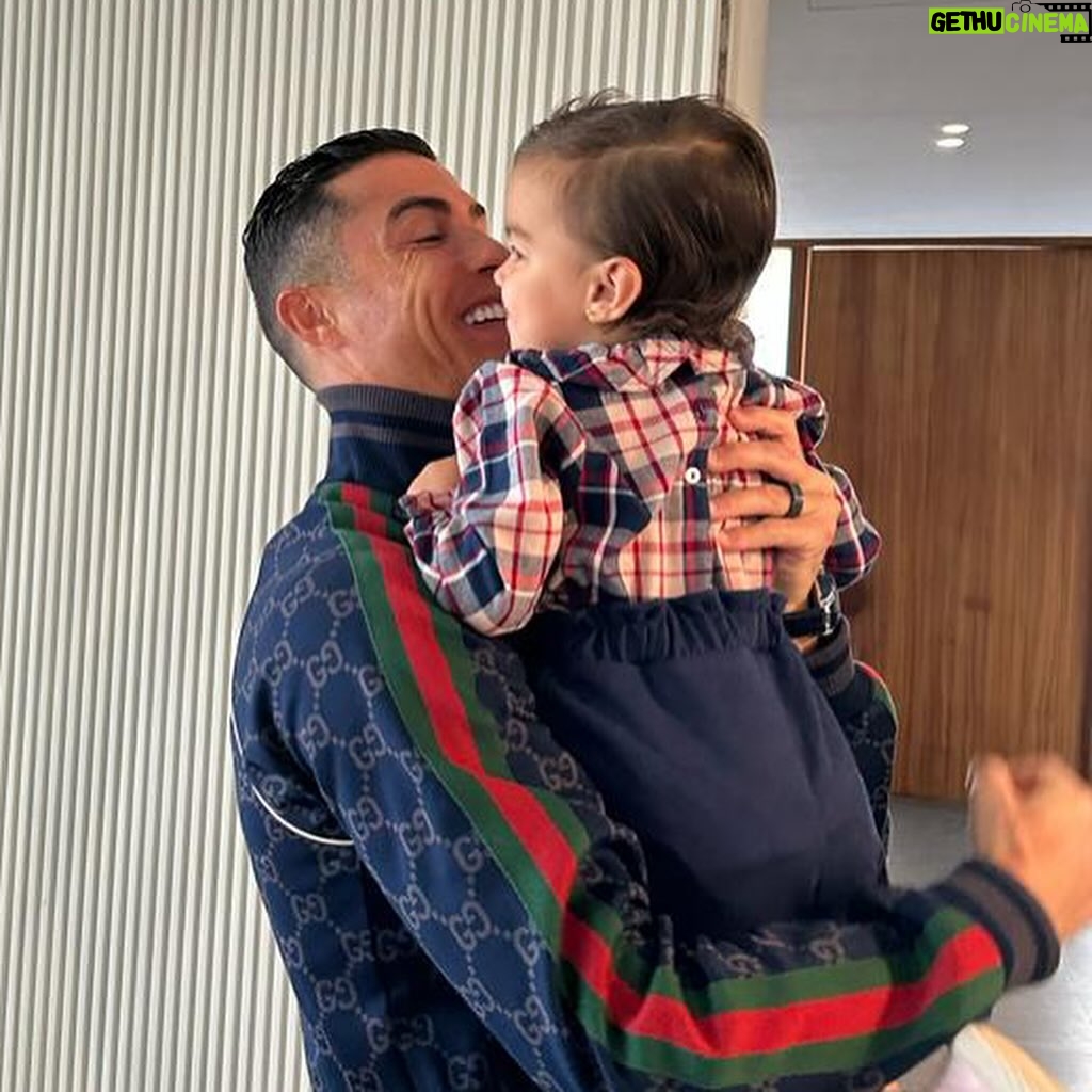 Cristiano Ronaldo Instagram - ❤️💙