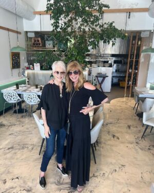 Cristina Ferrare Instagram - I love this woman. @leezagibbons inspires, and motivates me on many levels! She brings a calm and focus into my life! when I’m with her, there are no outside noises. Just two friends focusing only on each other’s words. It’s almost like being in a bubble where we can share our secrets, talk about our business, reminisce about people we have had the pleasure to meet and interview, and how much we love and adore our husbands with fun and funny stories to share! #hugs my friend:) #friends #friend #friendship #friendshipgoals #❤️