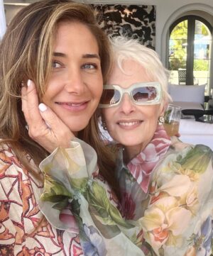 Cristina Ferrare Instagram - I spent the best afternoon with my daughter @alextcooks along with some of my dear and cherished friends. This was an exquisite and heartfelt event with @voguemagazine and hosted by my dear friend  mollanderson in her beautiful home.  @drjashton chief medical correspondent for ABC News, founder and chef Helene Henderson of @malibufarm and Moll spoke about beauty and balance in your life! It wasn’t hard to find it there as we were surrounded by beauty as far as you could see. The blue ocean, colorful gardens, lavender table settings with fresh flowers, the aroma of the ocean air and warmth of the sun! Thank you Moll for sharing your vision on how to incorporate beauty and balance into our lives! @mollanderson 🤗❤️ #womensfashion #womenempowerment #womensupportingwomen girlfriends #healthandbalance