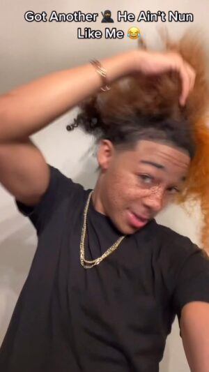 Curlyhead Monty Instagram - Put Me At The Table where they talm bout the bag not ppl 💯!! Holup Titi @officialcleo1 preciate the fresh cut 🔥🔥 Can u braid it 4Me Now 🙏🏽😁😆