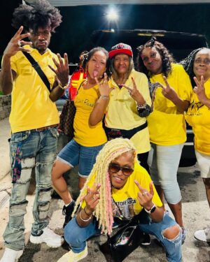 D.C. Young Fly Instagram - Grew up wit sum gangsta ass sistas and my aunty use to sneak me cigarettes wen i was bout 14😂😂😂😂