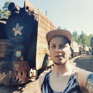 Ник Черников Instagram - Ездили смотреть локацию для нового клипа #ravanna на кладбище паровозов! Советский стимпанк существует!