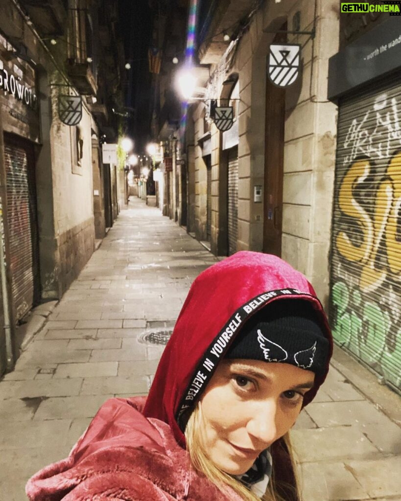 Déborah François Instagram - Barcelona babe 😘