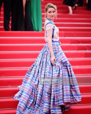 Déborah François Instagram - #festivaldecannes 2022 #MoutonNoir 

⚫️🐑✨