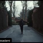 Déborah François Instagram - Il y a des réunions de famille plus chargées que d’autres 😈🤫… lien dans la bio! 🎭 @jeremygillet @ludmillamakowski @vanillelehmann 🎥 @mariecelette 🎶 Benoit Dechaud #teaser #MoutonNoir #talentsadami #cinema #famille❤️ #darkside