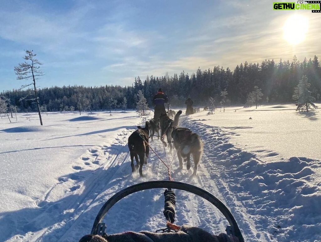 Déborah François Instagram - Givrée mais heureuse 🥶 Laponie