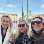 Déborah François Instagram - C’est encore mieux avec les copines 👯‍♀️ 👏 @ziadnakad pour cette collection qui a brillé de 1000feux 💎✨👗 #pfw2024 Pavillon Vendôme - Place Vendôme - Paris