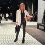 Déborah François Instagram - C’est encore mieux avec les copines 👯‍♀️ 👏 @ziadnakad pour cette collection qui a brillé de 1000feux 💎✨👗 #pfw2024 Pavillon Vendôme - Place Vendôme - Paris