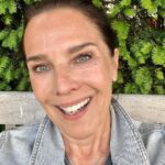 Désirée Nosbusch Instagram - Moin moin ! Freue mich so sehr auf CONTI 2 und meine tollen Kolleg*innen. Auf geht’s in die Leseprobe. Habt einen guten Tag ☀️ @studio.hamburg.produktion @nathan_nill @malayatakeda @maximilianmundt