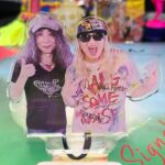 DJ Koo Instagram - 先日の HEAVY METAL SOUND HOUSE 2023 興奮冷めやらぬ中、僕のピークはやっぱ憧れのスーパーヒーロー 山本恭司さん BOW WOW "Hearts On Fire" でした！！ 今年は45年後しの夢が叶って御本人ともお会いすることが出来、憧れを持ち続けて本当に良かった年でありました！！ KOO援団(DJ KOOを推して下さる方々)さんから手作りオーダーのアクスタまでプレゼントしてもらい超ご機嫌です！！ ハードなプレイは勿論最高ですが鳴きのギターが素晴らしい「仰げば尊し」は心が洗われ響きます！！ https://youtube.com/watch?v=Td6mHToOmUU&si=jIhdie8rcIUjN6cu #サウンドハウス #山本恭司 #BOWWOW #仰げば尊し #DJKOO