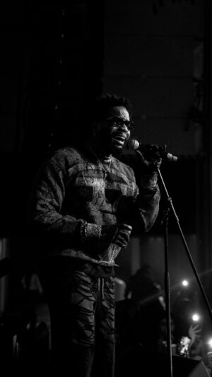 Dadju Djuna Nsungula Instagram - L’album est dans 80 jours… Bercy dans 79. 🌳🩸