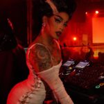 Dahlia Sin Instagram - BRIDE 🔪 Hair @vanityswigvault Photos @themambiche 3 Dollar Bill