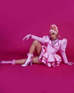 Dahlia Sin Instagram - XOXO 💝 Photo @thedivasoria Hair @doubledwigs Fit @blackandwhitestriped Accessories @islynyc