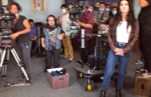 Daniel Hendler Instagram - Hoy se estrenó en netflix División palermo, tremenda serie creada por @santikorovsky junto a un grupazo de guionistas, productores y equipo técnico, e interpretada por un elenco maravilloso del que tengo el gusto de formar parte. 
Difícil nombrarlos a todos (sobretodo porque quería llegar a publicar esto el día del estreno, pero creo que se puede editar el texto así que luego los incluiré :)
Sobre el final del carrete se puede ver lo que nos divertimos, en un rodaje exigente y de alta calidá. 
Son 8 capitulos. 
¡Ojalá los disfruten!