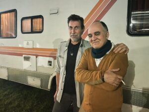 Daniel Hendler Instagram - Difícil retratar con fotos un rodaje tan intenso y emocionante. Equipo y elenco inolvidables en esta serie Los mufas del gran @gabomedina75 
Gracias a todxs
@diecremonesi @pilargamboaa @pepeariasactor @flor.orce @bazillogonzalo @merambrogi @luciobonelli @lodemarta @emilianokaczka @biancaoliveti @barbararexmakeup @loresuperville.makeup @nahuelalandc @feferobledopeinador @juliandabien @carlastelladf @jan.zolo @ameriraquel @julietakoop @lanati_h @tomasobalas 
♥️🤟🏾