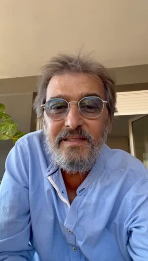 Daniel Lévi Instagram - Prenez soin de vous chers amis .
Je suis un homme heureux aujourd’hui ❤️
On vous aime 🙏🏻😘
Sandrine et Daniel
