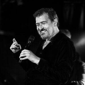 Daniel Lévi Instagram - Ça va groover ! 🕺🏻🎤🎶

Chers amis, tellement hâte de vous retrouver le 2 mai prochain au @theatremogadorparis pour une soirée exceptionnelle et pleine de surprises ! ✨

🎟 Pour réserver vos places : linktr.ee/daniellevi (lien en bio)

À très vite ! 😘😘🎵

📸 : @anne.sophieinparis 

#daniellevi #paris #théâtremogador #tournée #vivreauxéclats #ontour #soon #dixcommandements #concert #musique #bonheur #partage 

@ginielineoff @anne.warin @lisbetguldbaek @ahmed_mouici @pablo_villafranca @brunocaviglia @franck_taieb @fifi.chayeb @juanvicenteoficial @kassaka.k @arnaud_frank_59 @mary_sane @so_onstage 

@addictivemusicfrance @sandrine_aboukrat_levi @trollerfrancois @veroniqueseard