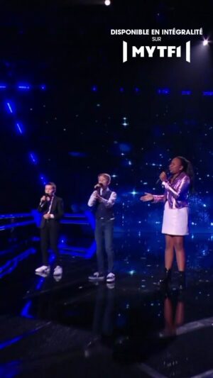 Daniel Lévi Instagram - Une performance incroyable et un beau message d’amour, quoi de mieux pour démarrer votre semaine ? ✨

Vivez la reprise de “L’Envie d’Aimer“ de Daniel Levi par Théo, Raphaël et Emma sur MYTF1 🎶
RDV demain pour la suite des Battles ✌️
#TheVoiceKids #Performance #LEnvieDAimer #Battles #MYTF1