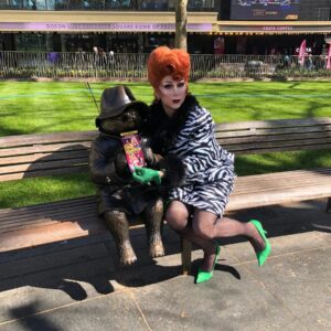 Daniel Wallace Instagram - Here are some pics from a few weeks ago of me hanging with all the legends in Leicester square and promoting @deathdropplay 
Wearing @lizziebiscuits and hair by @florencias_wigs 💚🖤
We only have two more weeks to go....and today we are joined by another legend @latriceroyale who is stepping into Summers heels once again and taking over from the glorious @jujubeeonline 💗
If you haven't seen it yet make sure to book your ticket soon and join us on Tuck island before the run finishes!
#Westend #Drag #Theatre #Murder
#westendwendy #leicestersquare #lovelytime❤️